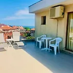 Family Friends بيت ضيافة بريمورسكو